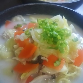 鍋つゆで野菜たっぷりラーメン